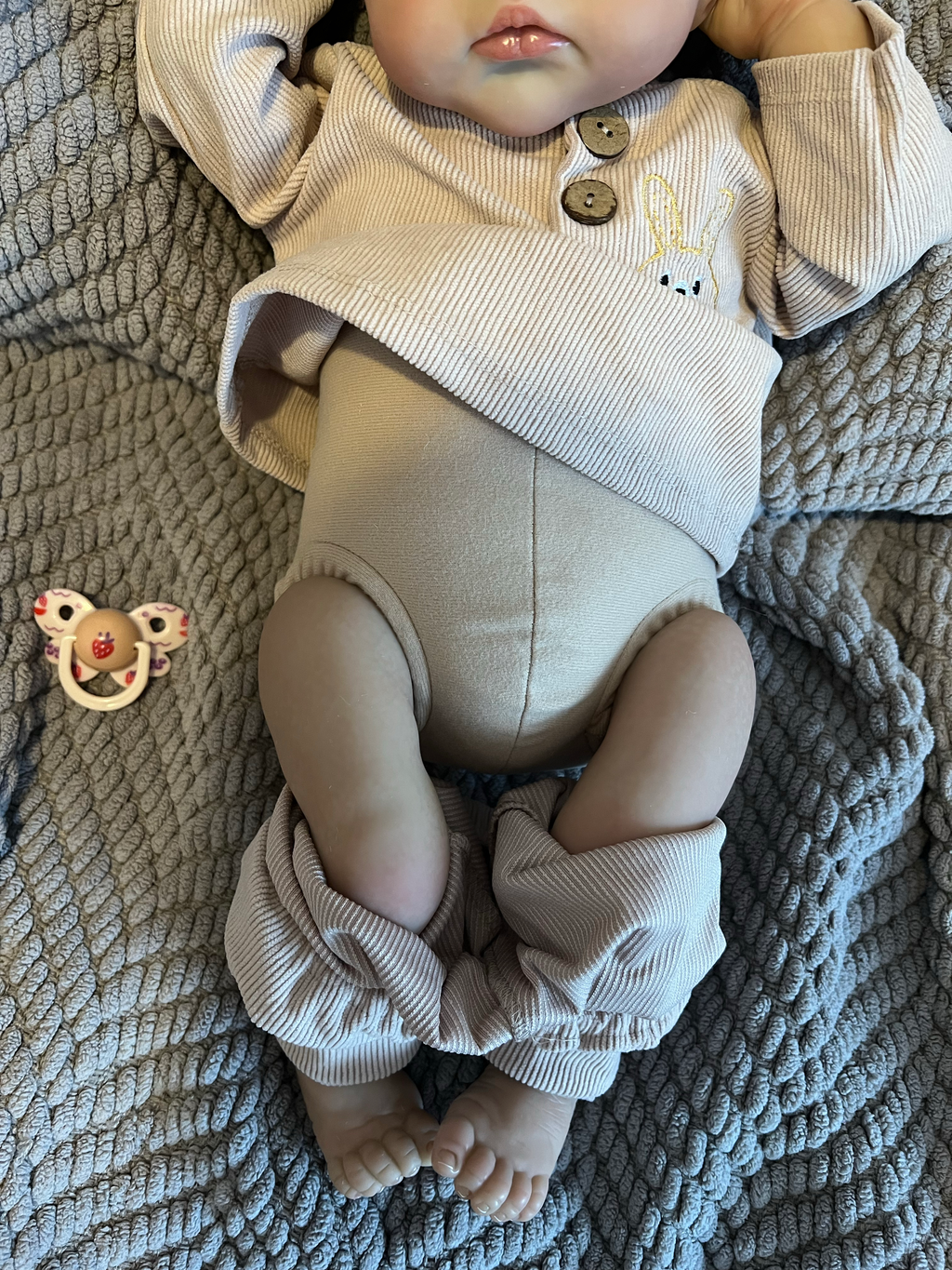 Realistic Reborn Baby Doll – 47cm Soft Cloth Body with Vinyl Limbs & Accessories