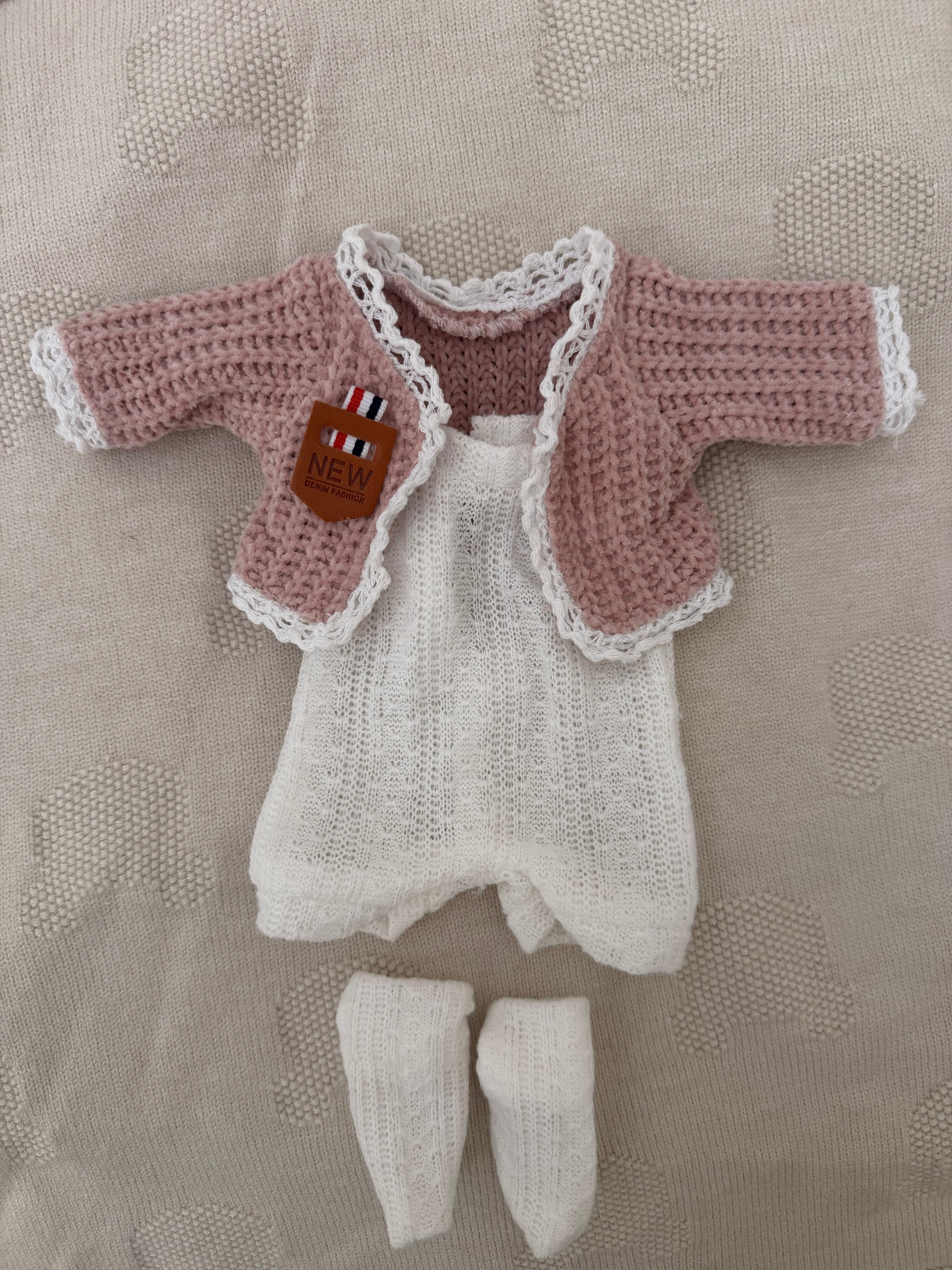 Doll outfit