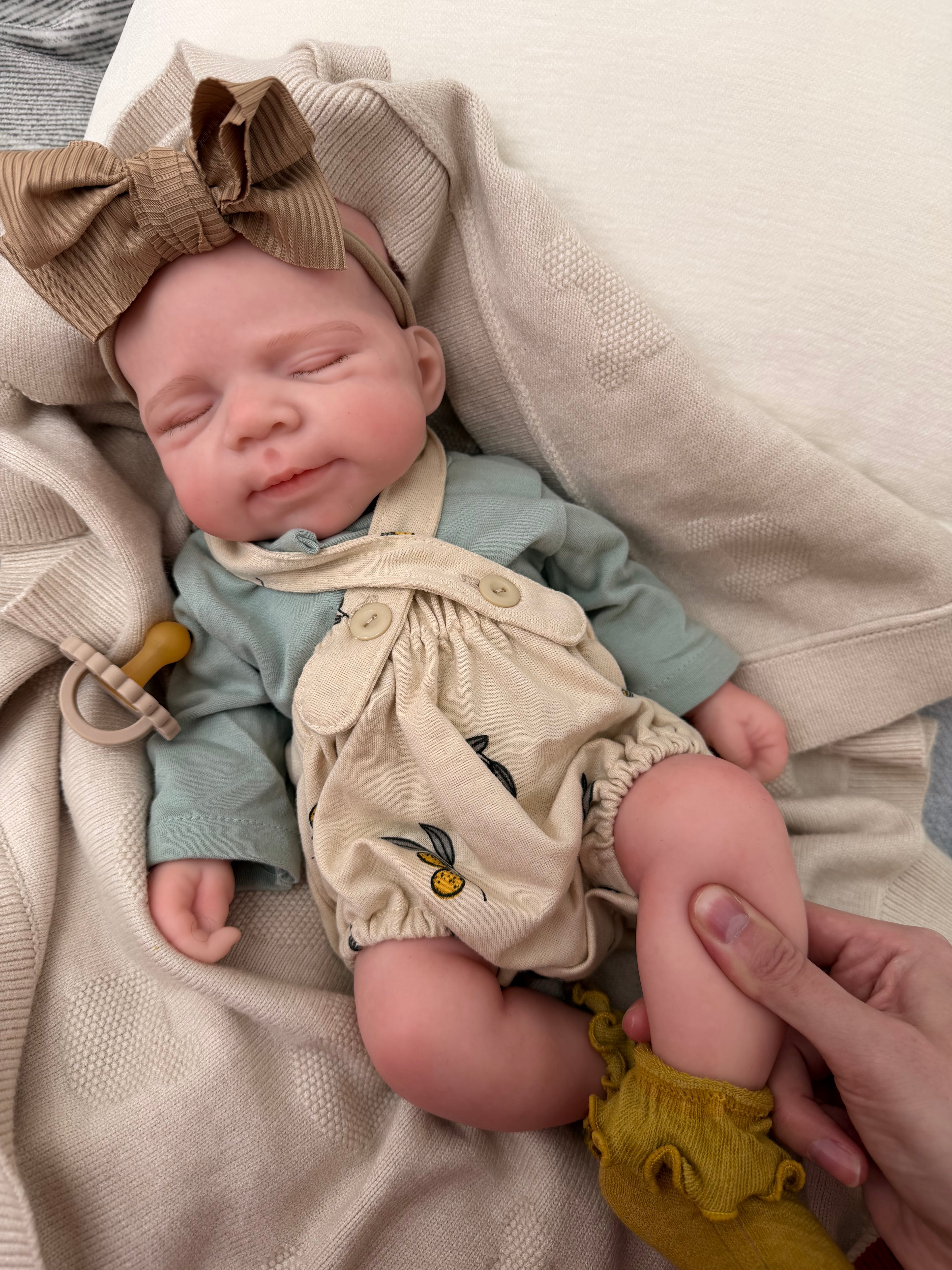 MIA - Realistic 100% Silicone Reborn Baby Doll 47cm, Squishy & Floppy