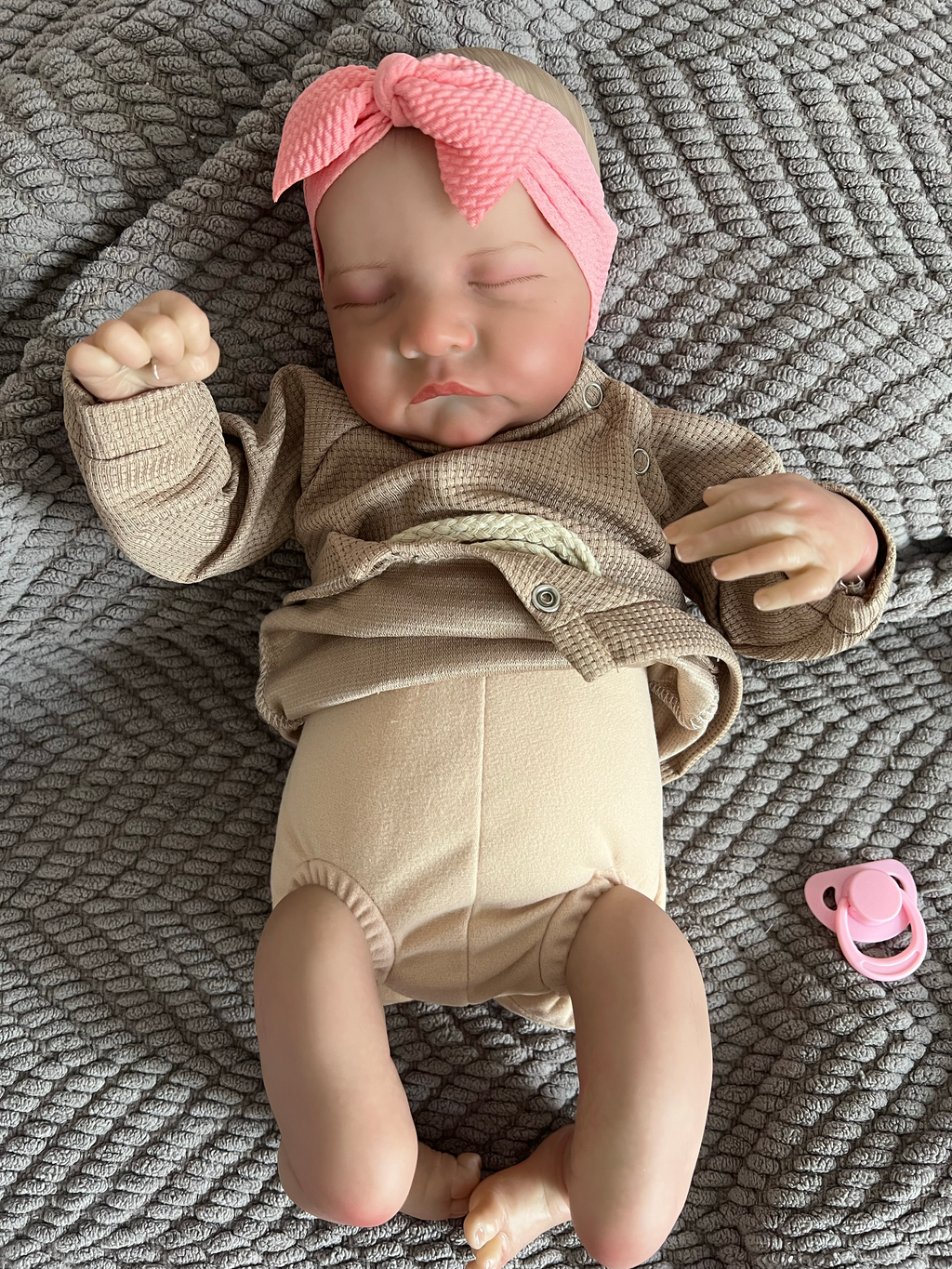 Realistic Reborn Baby Doll – 47cm Soft Cloth Body with Vinyl Limbs & Accessories
