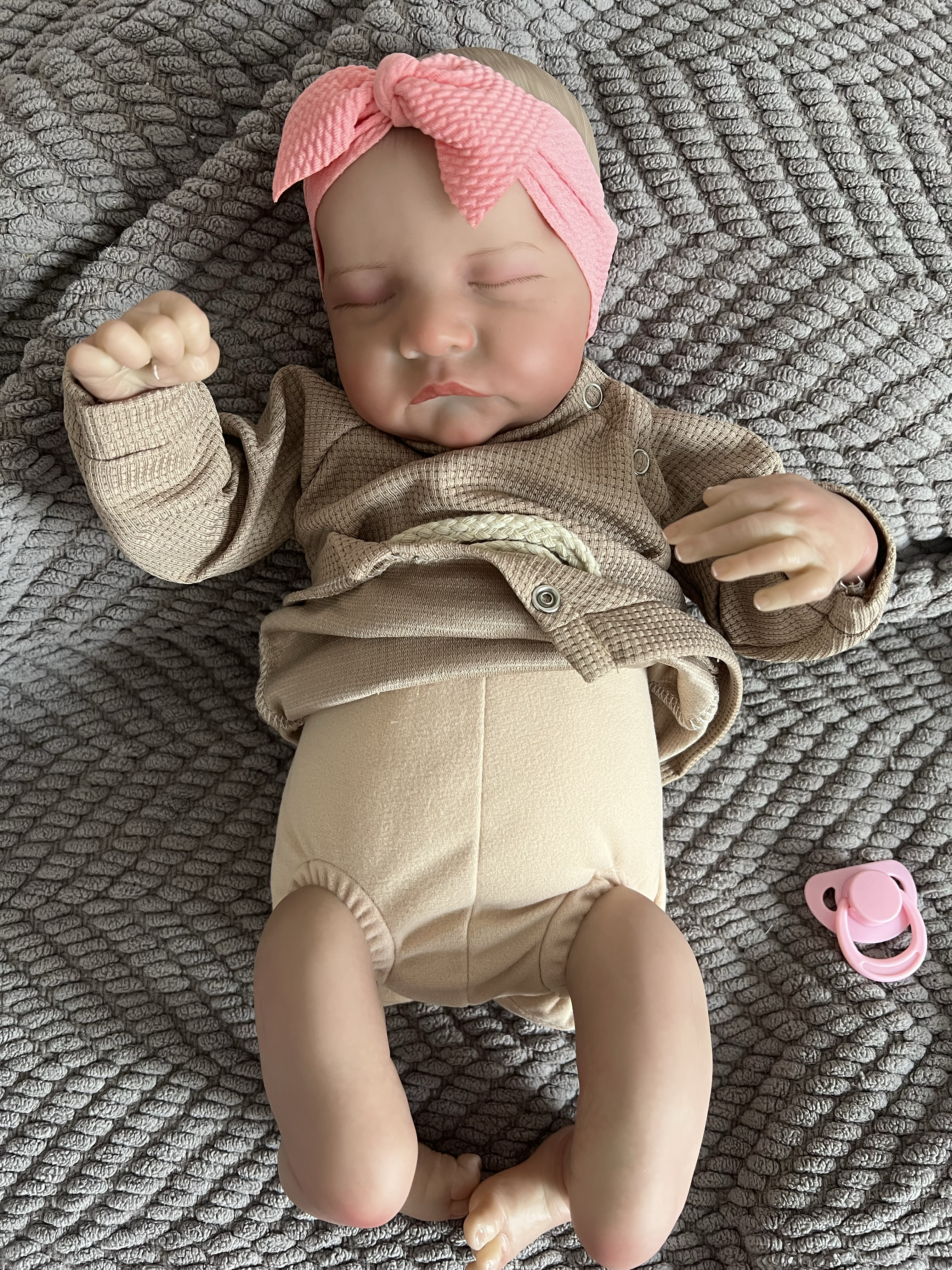 Realistic Reborn Baby Doll – 47cm Soft Cloth Body with Vinyl Limbs & Accessories