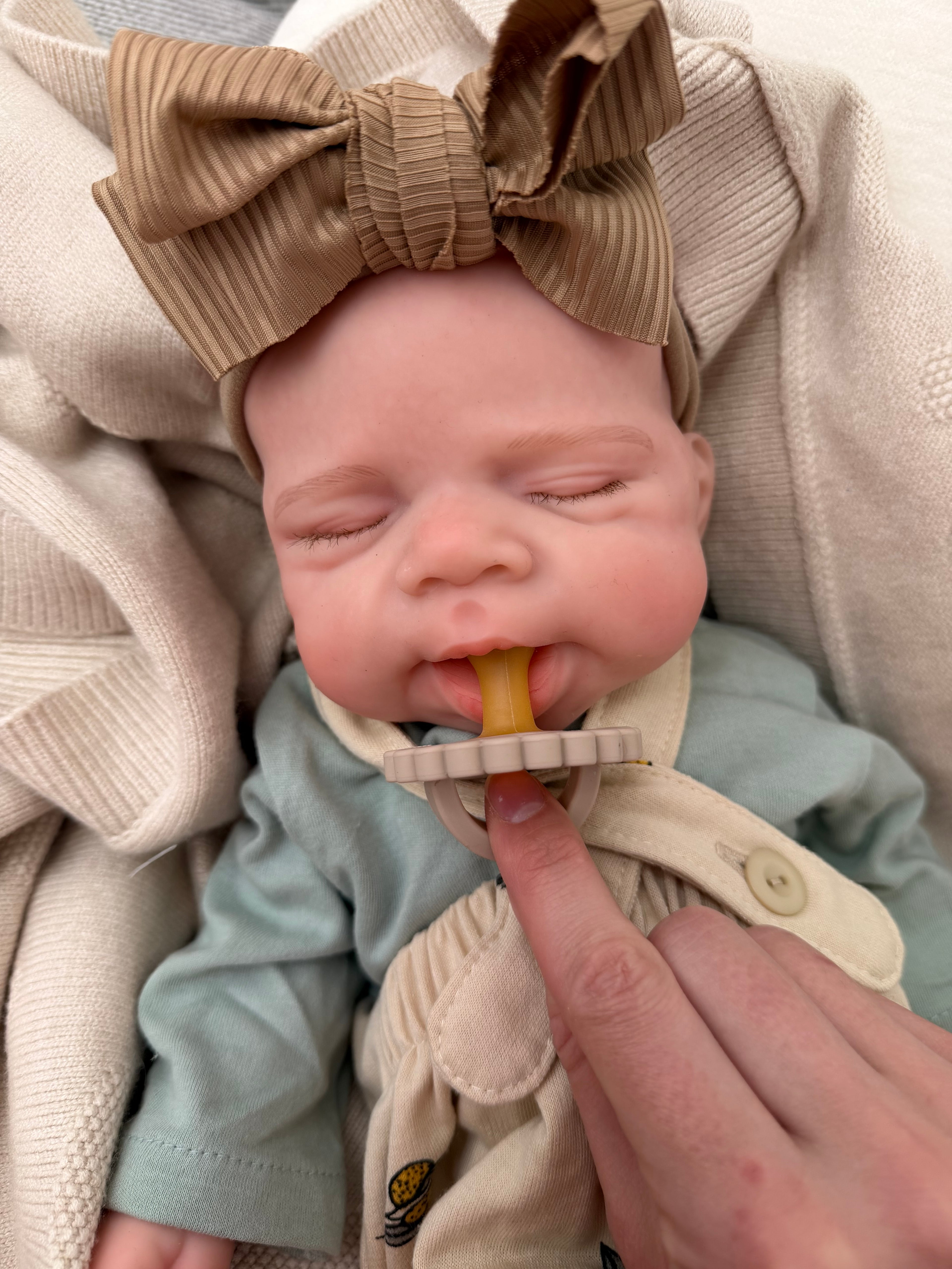 MIA - Realistic 100% Silicone Reborn Baby Doll 47cm, Squishy & Floppy