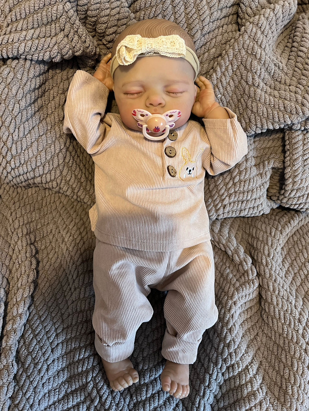 Realistic Reborn Baby Doll – 47cm Soft Cloth Body with Vinyl Limbs & Accessories