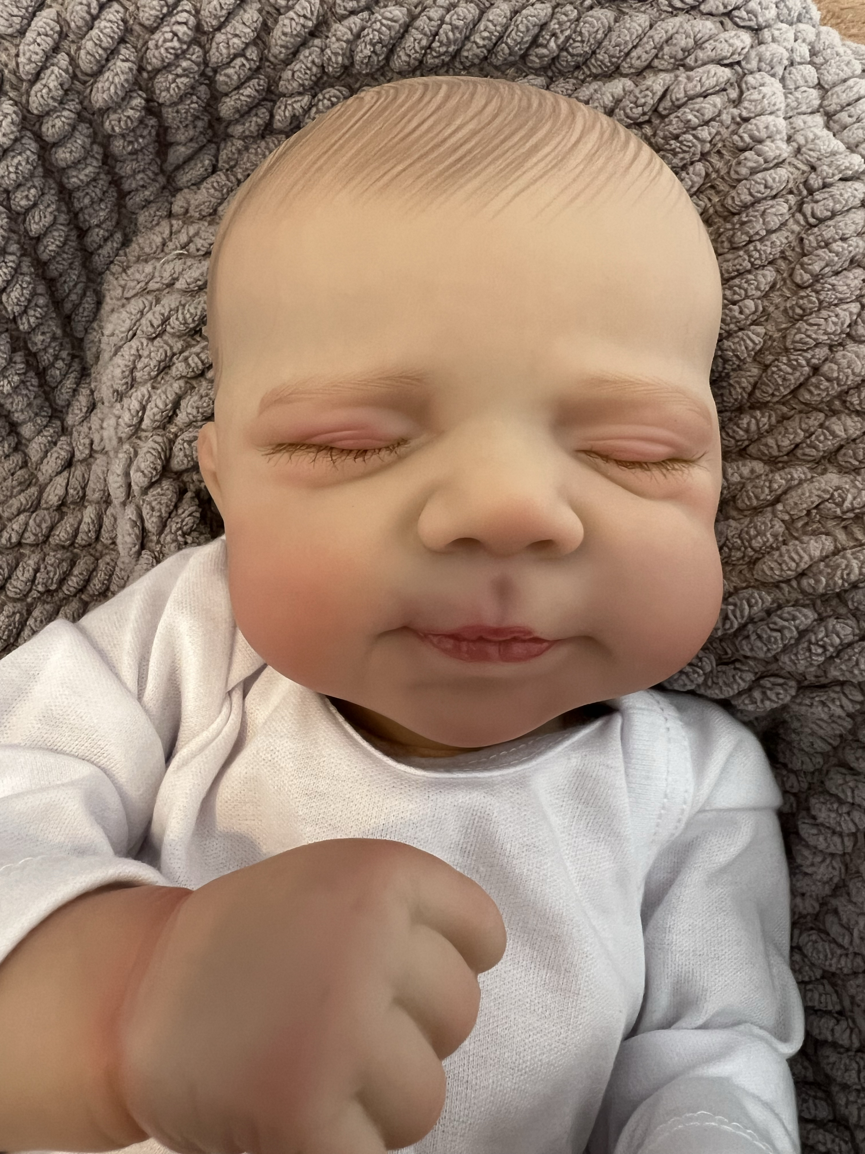 Realistic Reborn Baby Doll – 47cm Soft Cloth Body with Vinyl Limbs & Accessories