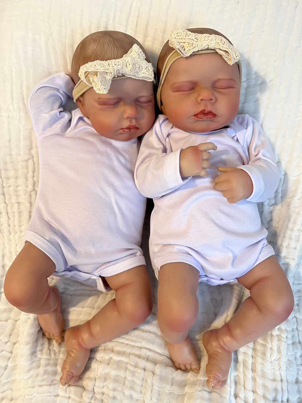 Realistic Reborn Baby Twin Dolls – 47cm Soft Cloth Body with Vinyl Limbs & Accessories