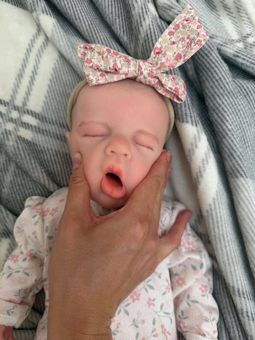 LUCINDA - (Painted hair) Realistic 100% Silicone Reborn Baby Doll 47cm, Squishy & Floppy