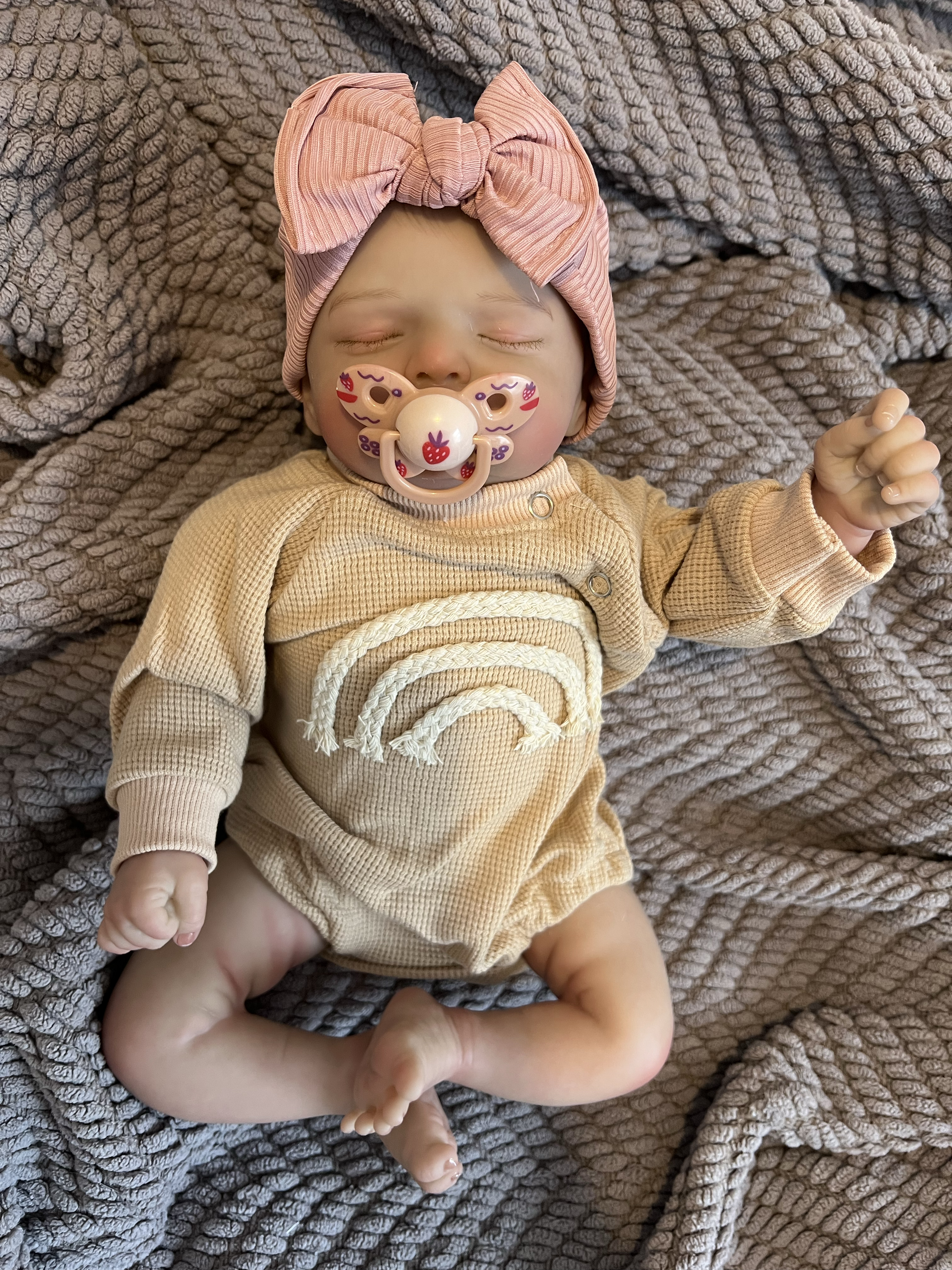 Realistic Reborn Baby Doll – 47cm Soft Cloth Body with Vinyl Limbs & Accessories