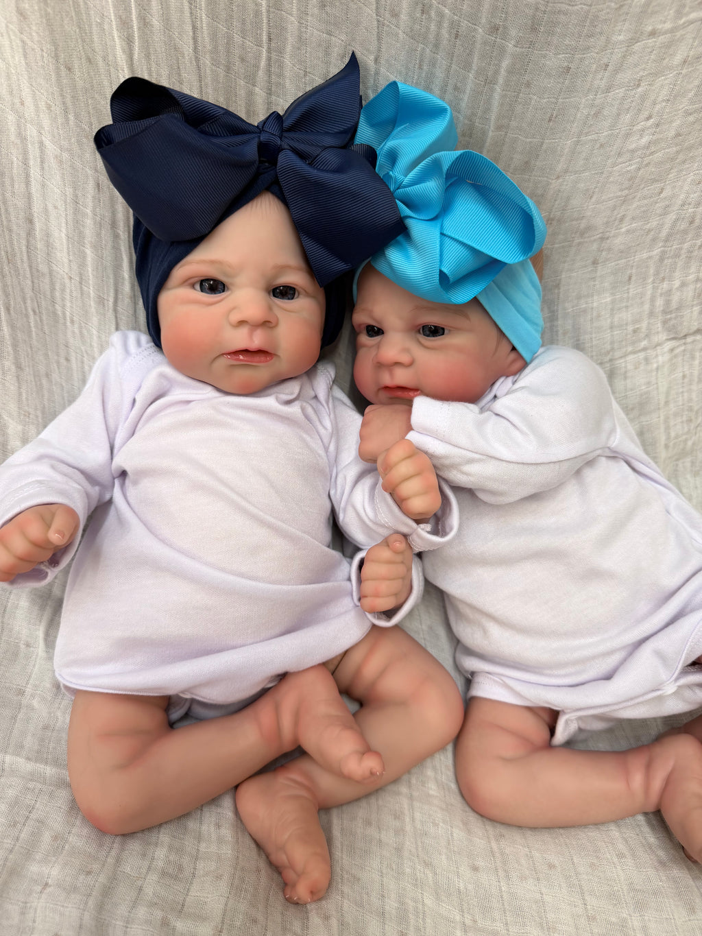 Realistic Reborn Baby Twin Dolls – 44cm Soft Cloth Body with Vinyl Limbs & Accessories