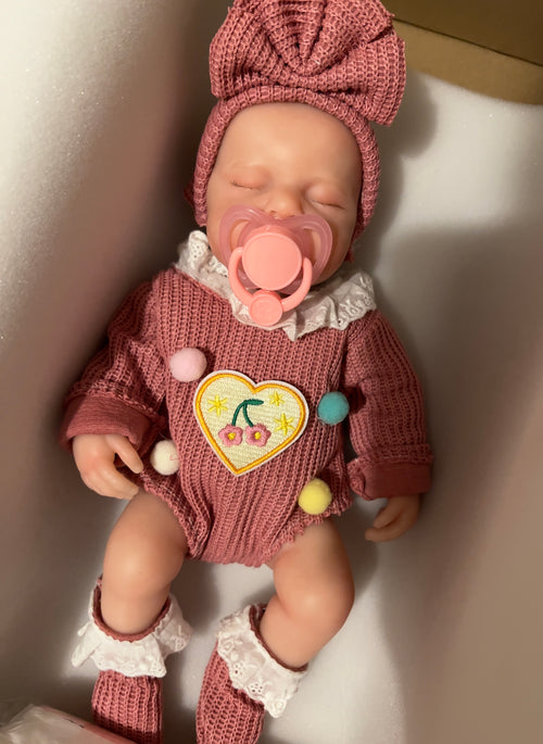 Full body silicone reborn baby doll squisy and floppy 33cm 