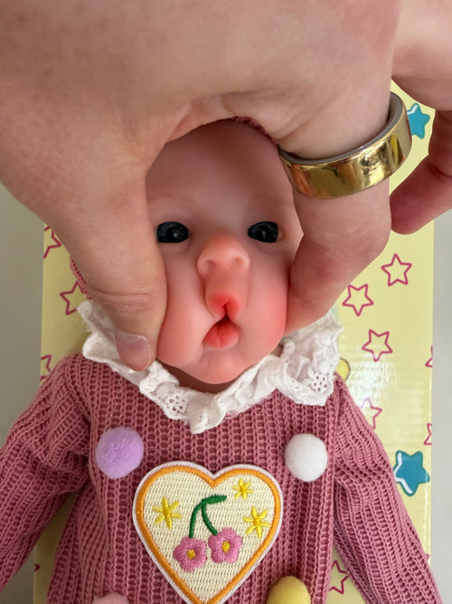 Mini KIM - Muñeca Reborn de 33 cm de Silicona 100% Realista, Suave y Flexible