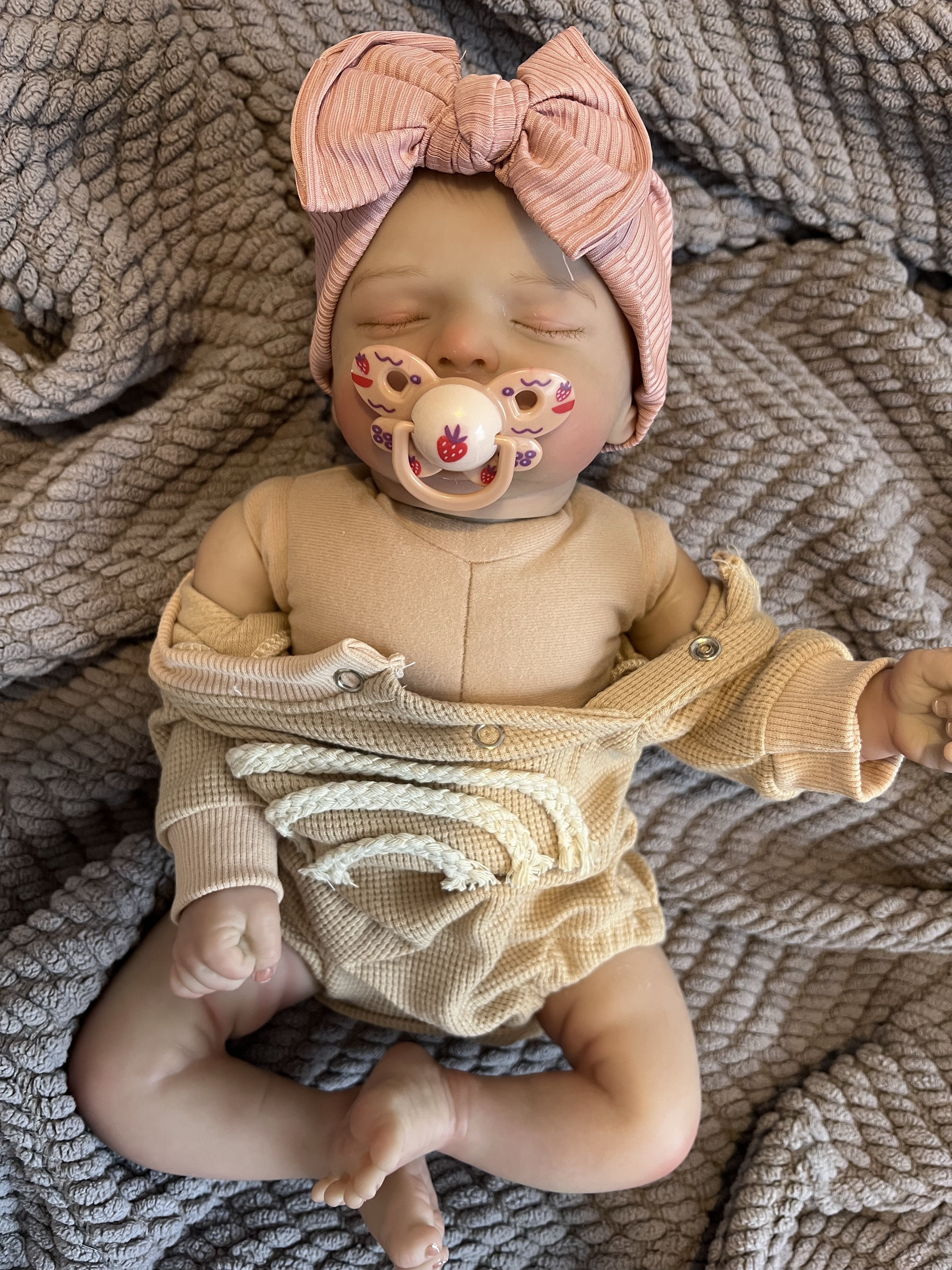 Realistic Reborn Baby Doll – 47cm Soft Cloth Body with Vinyl Limbs & Accessories
