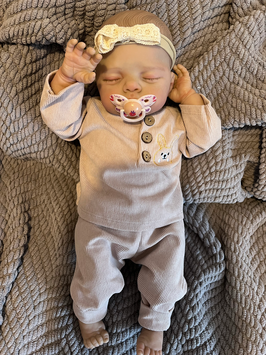 Realistic Reborn Baby Doll – 47cm Soft Cloth Body with Vinyl Limbs & Accessories