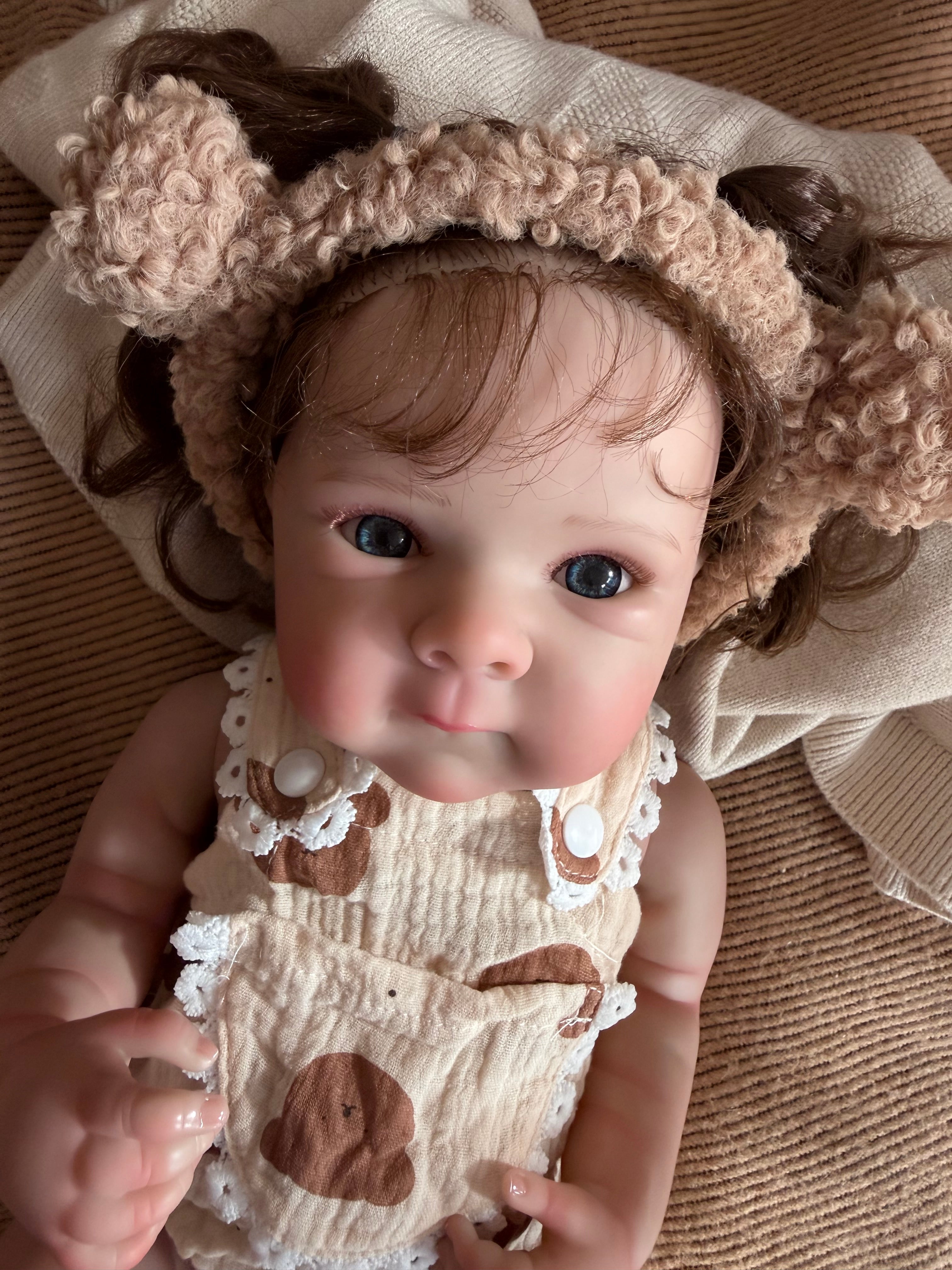 Realistic Full Vinyl Reborn Style Baby Girl – 47cm with Accessories