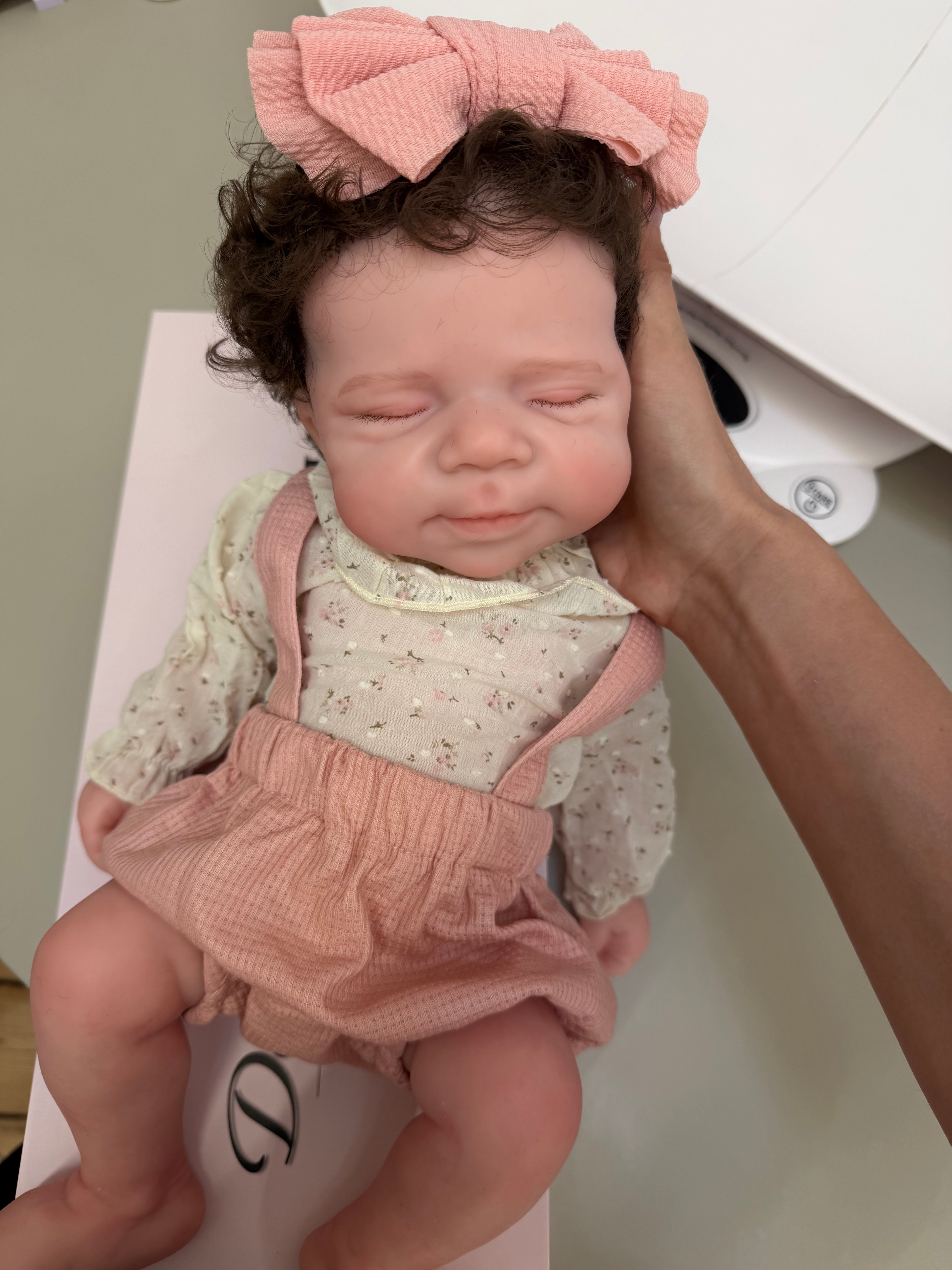 MIA - (Pelo de nailon enraizado a mano) Muñeca Reborn de silicona 100 % realista de 47 cm, blandita y flexible