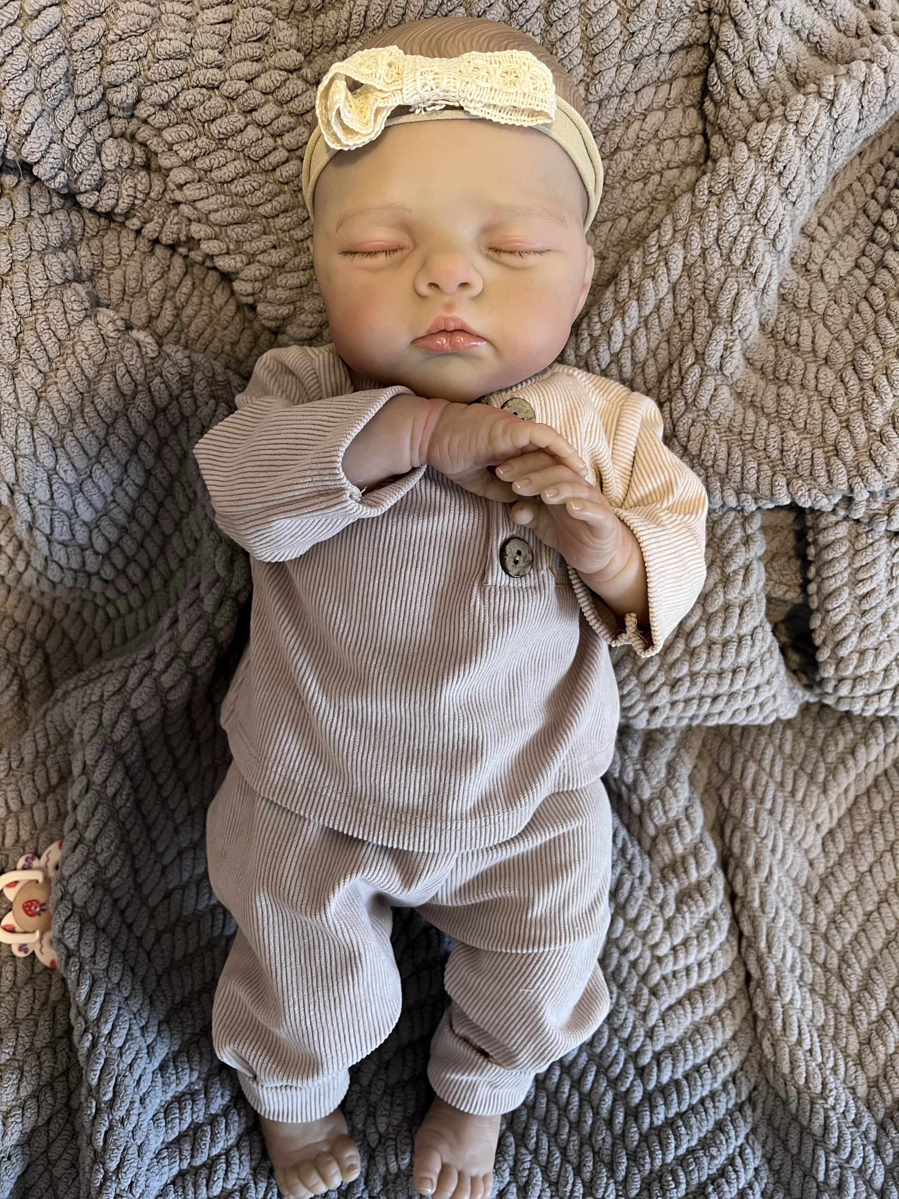 Realistic Reborn Baby Doll – 47cm Soft Cloth Body with Vinyl Limbs & Accessories
