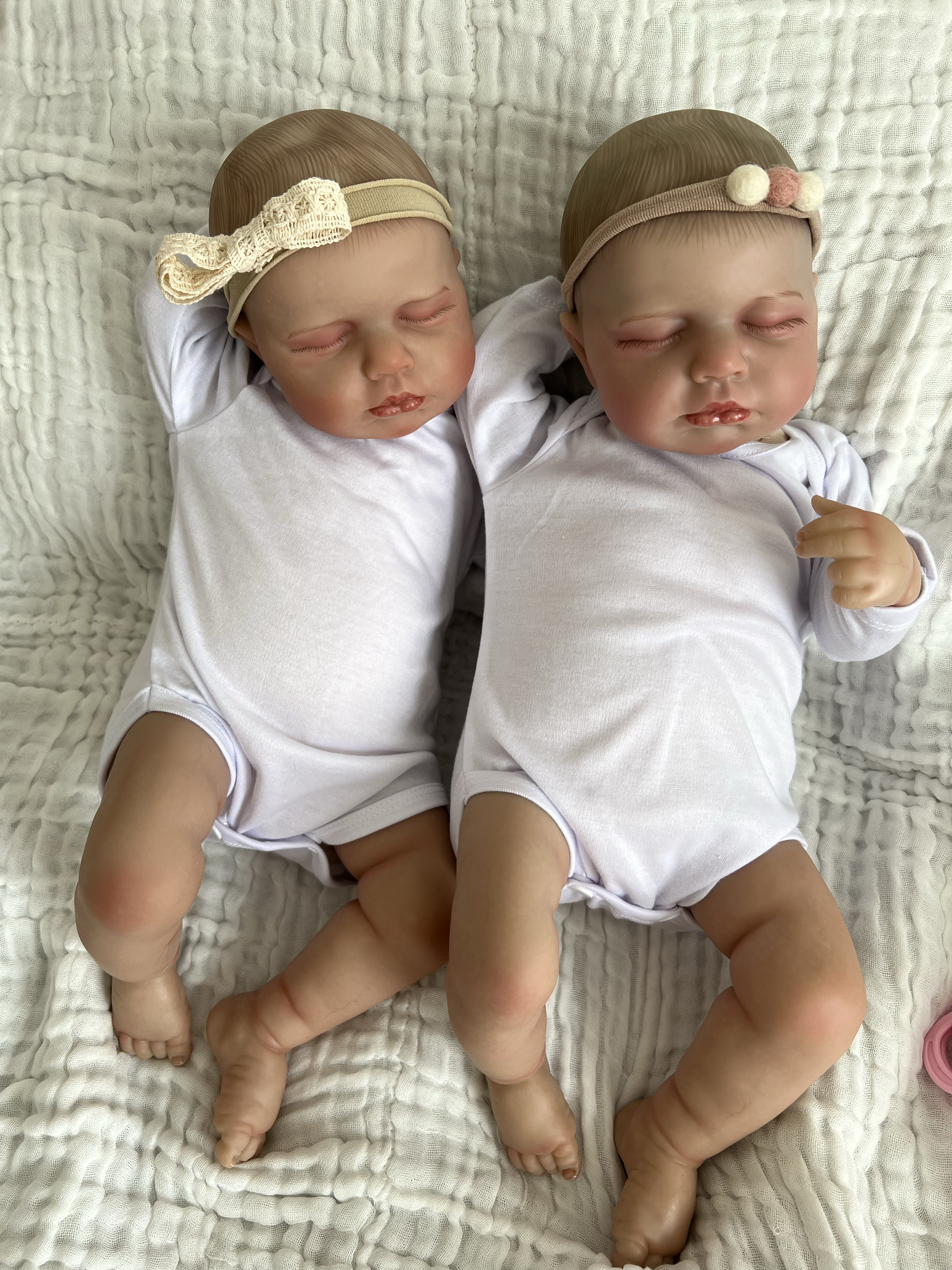 Realistic Reborn Baby Twin Dolls – 47cm Soft Cloth Body with Vinyl Limbs & Accessories