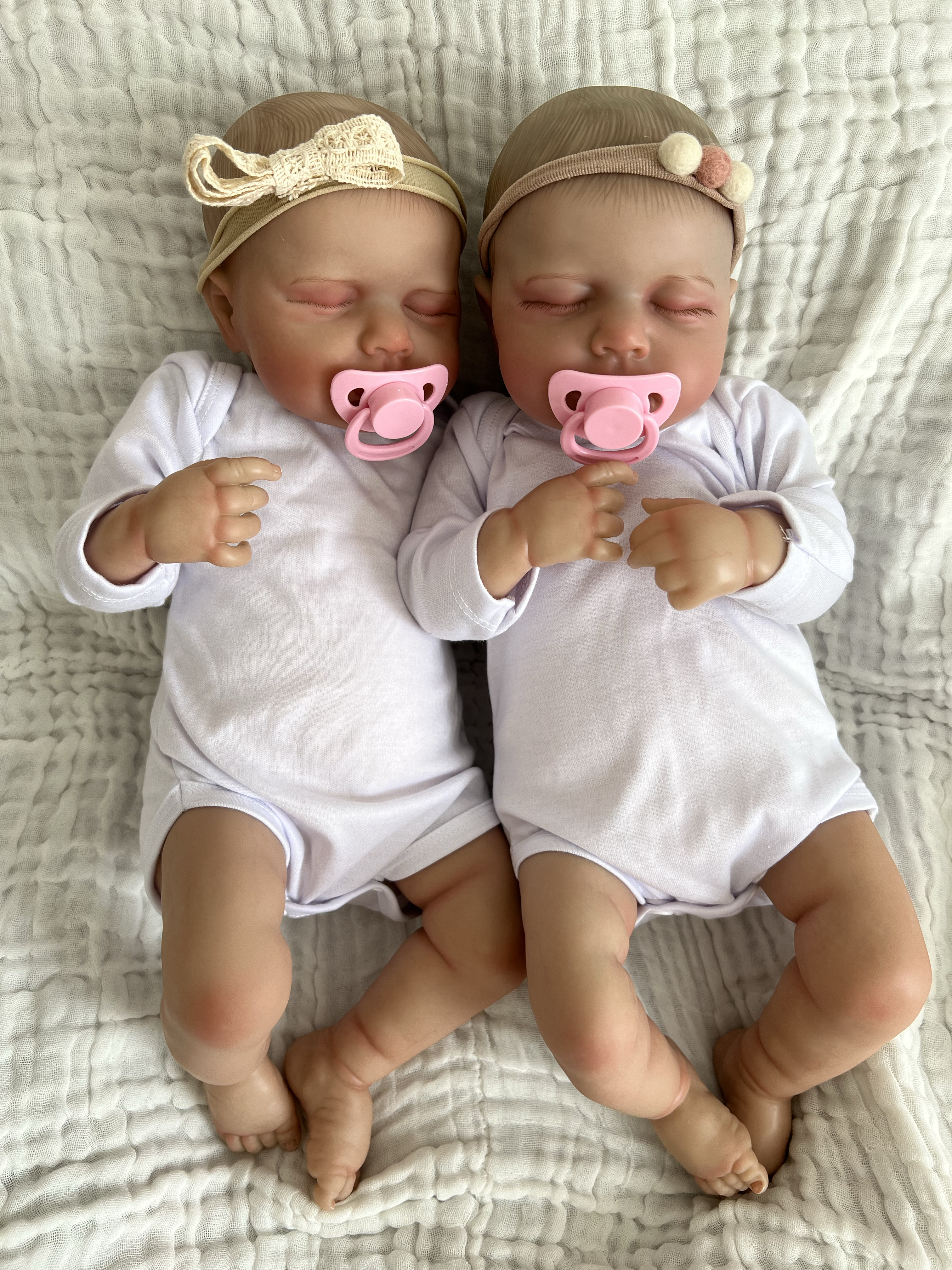 Realistic Reborn Baby Twin Dolls – 47cm Soft Cloth Body with Vinyl Limbs & Accessories