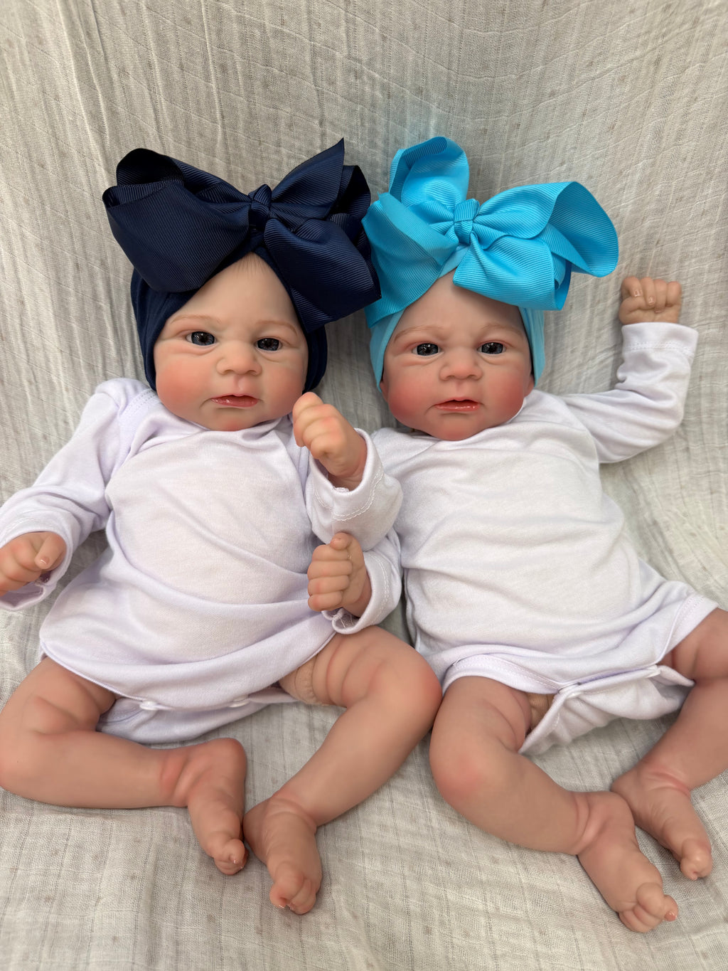 Realistic Reborn Baby Twin Dolls – 44cm Soft Cloth Body with Vinyl Limbs & Accessories