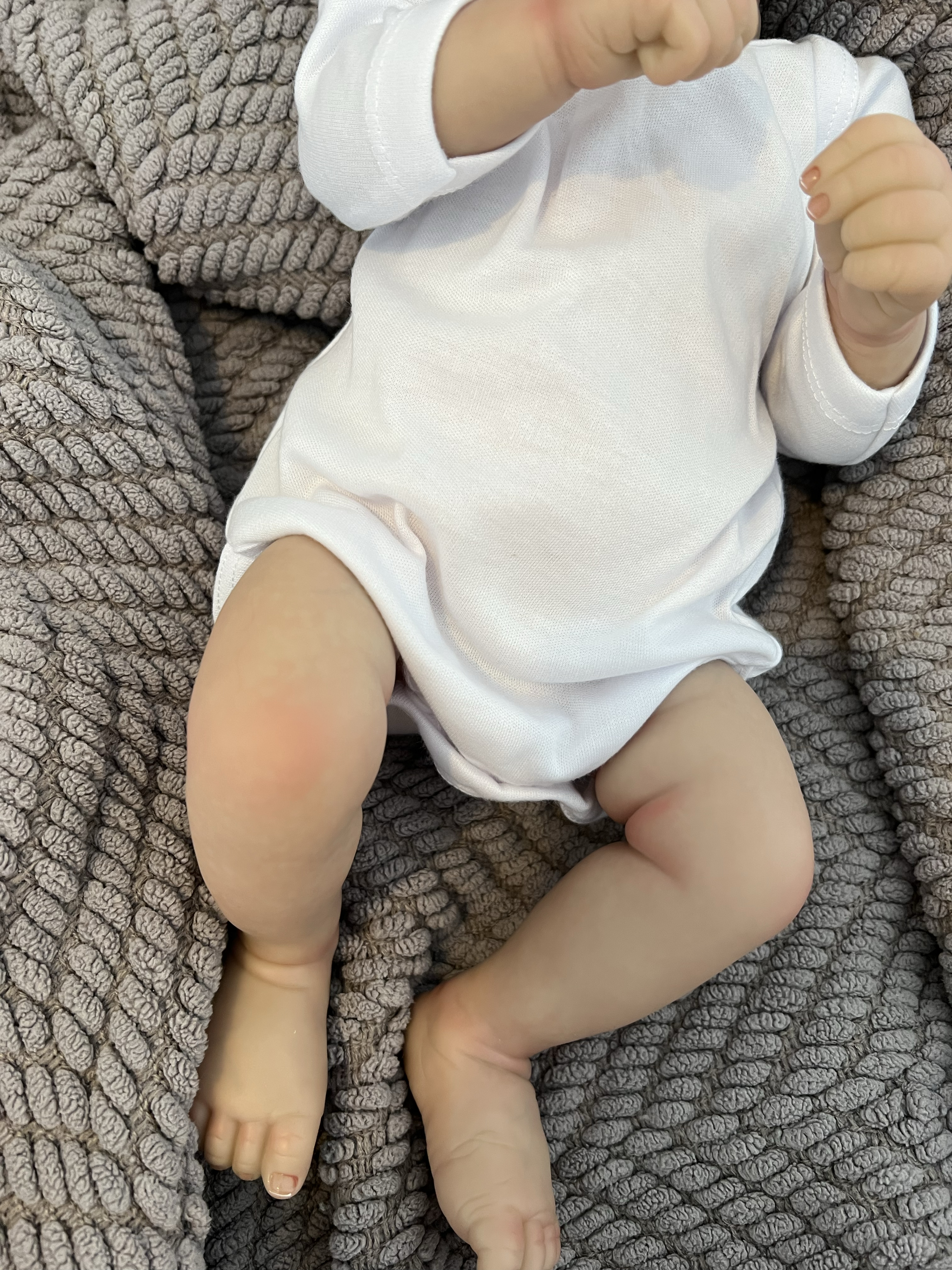 Realistic Reborn Baby Doll – 47cm Soft Cloth Body with Vinyl Limbs & Accessories